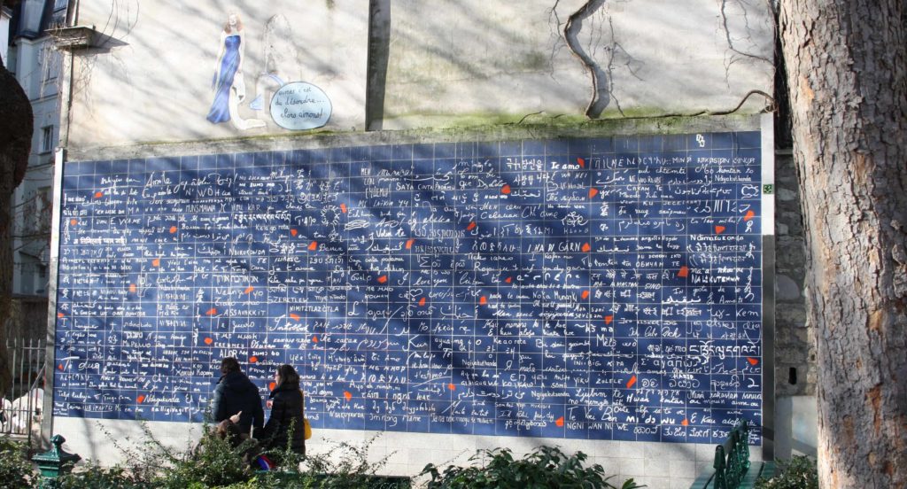 blue wall of love montmartre park